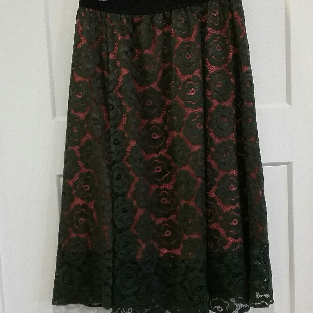 S Lularoe Lola skirt